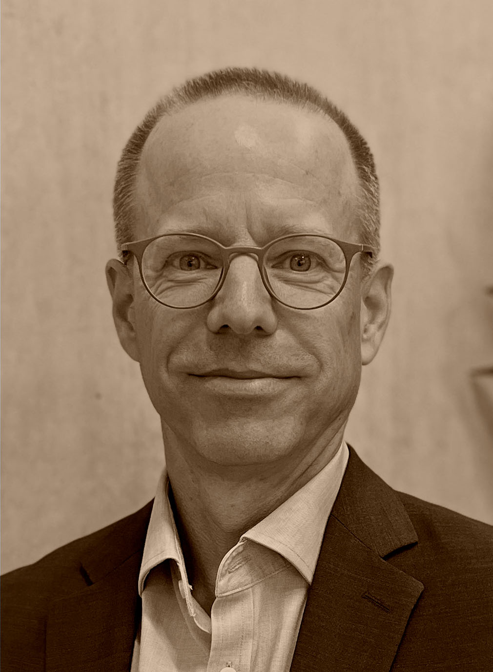 Dr Karsten Heuser